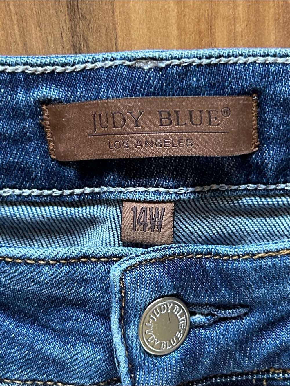 Judy Blue Kick Flare Cropped Frayed-Hem Jeans - Picture 3 of 8